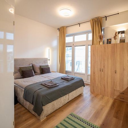 Modern Apartment In Historic City Center Old Town Μπρατισλάβα Εξωτερικό φωτογραφία